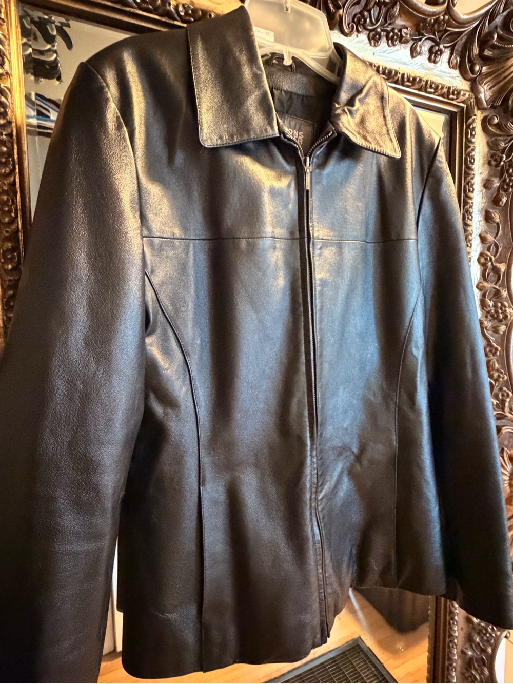 Wilsons Genuine Leather Black Zip-Front Women's Leather Jacket Medium